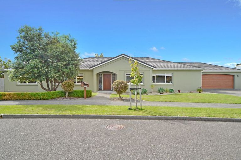 Photo of property in 9 Woodgate Court, Fitzherbert, Palmerston North, 4410