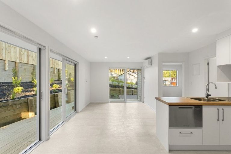 Photo of property in 5 Maraeariki Avenue, Orewa, 0931