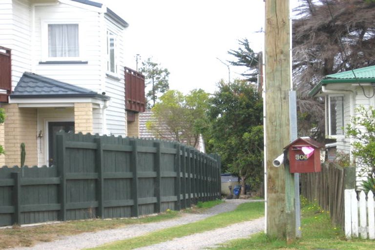 Photo of property in 304a Rangatira Road, Beach Haven, Auckland, 0626