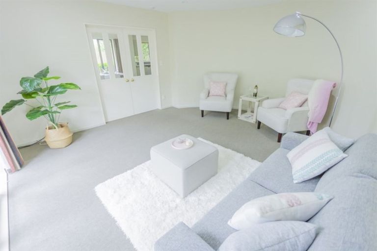 Photo of property in 6 Sheraton Place, Redwood, Christchurch, 8051