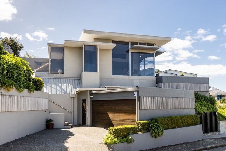 Photo of property in 43 Guys Hill Road, Hospital Hill, Napier, 4110