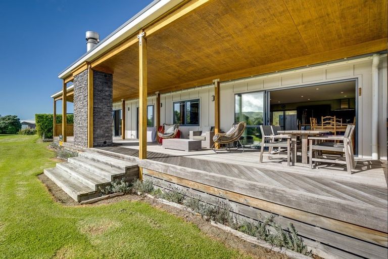 Photo of property in 43 Shoal Beach Road, Aramoana, Waipawa, 4271