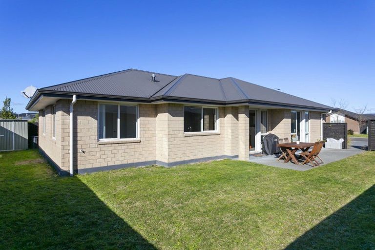 Photo of property in 22 Huka Heights Drive, Rangatira Park, Taupo, 3330