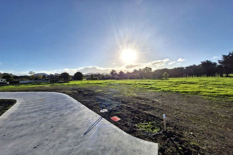 Photo of property in 15 Sands Road, Glenbervie, 0173