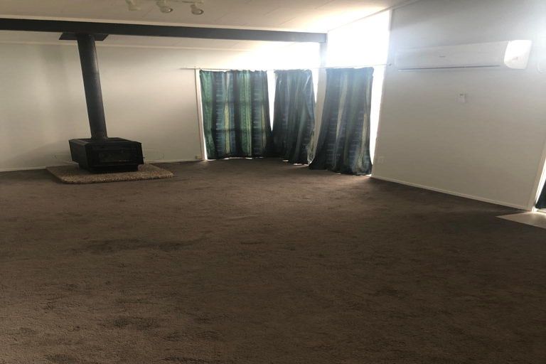 Photo of property in 16 Tironui Station Road East, Papakura, 2112