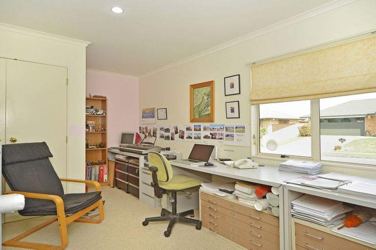 Photo of property in 9 Woodgate Court, Fitzherbert, Palmerston North, 4410