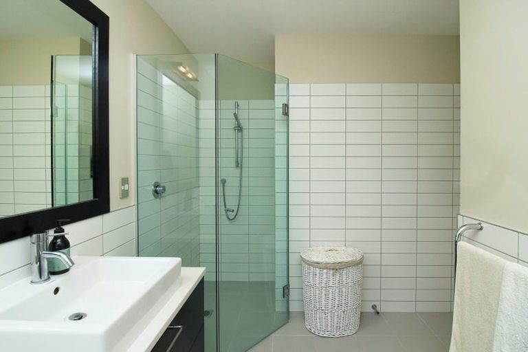 Photo of property in Chews Lane Apartments, 15h/9 Chews Lane, Wellington Central, Wellington, 6011