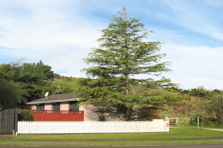 Photo of property in 2 Puketotara Street, Highlands Park, New Plymouth, 4312