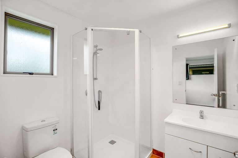 Photo of property in 18 Chic Gardens, Parakai, 0830