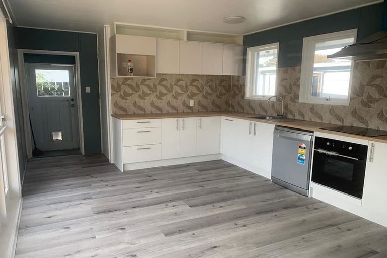 Photo of property in 16 Totara Street, Waiuku, 2123