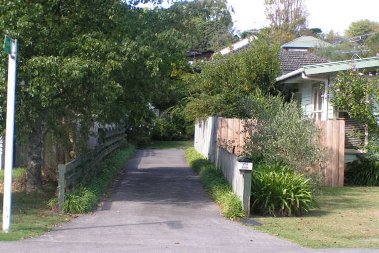 Photo of property in 2/27 Seine Road, Forrest Hill, Auckland, 0620
