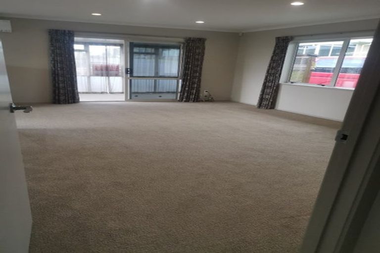 Photo of property in 4/8 Village Place, Tuakau, 2121