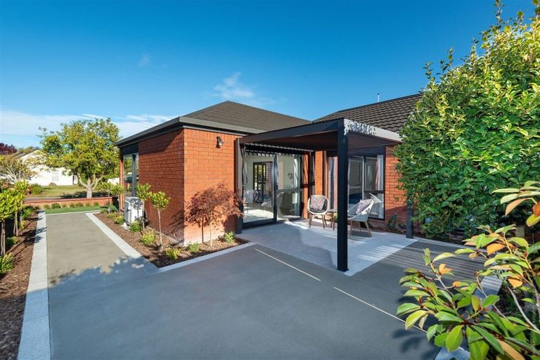 Photo of property in 1/9 Claverley Gardens, Avonhead, Christchurch, 8042