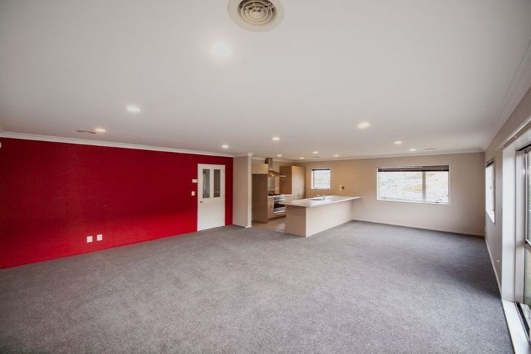 Photo of property in 5a Gifford Grove, Churton Park, Wellington, 6037