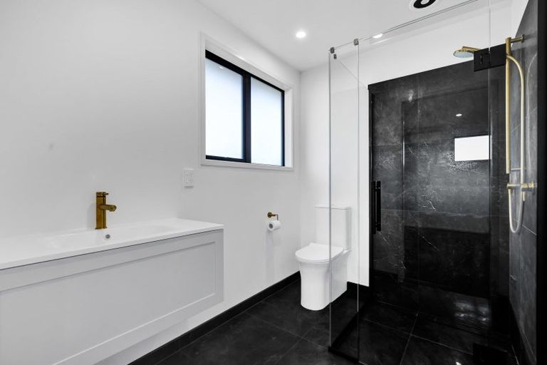 Photo of property in 74 Turuturu Road, Hawera, 4674