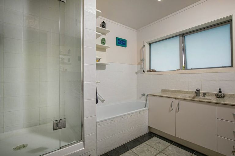 Photo of property in 140 The Avenue, Lucas Heights, Auckland, 0632