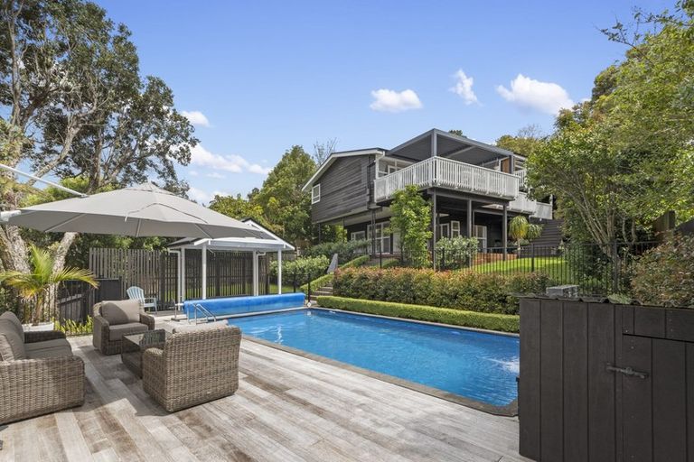 Photo of property in 42a Colmar Road, Mellons Bay, Auckland, 2014