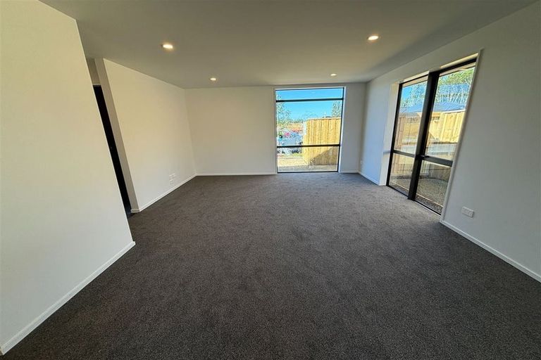 Photo of property in 10 Applegrove Crescent, Belfast, Christchurch, 8051