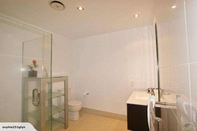 Photo of property in 33/8 Maunganui Road, Mount Maunganui, 3116