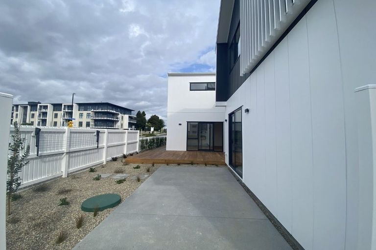 Photo of property in 1 Pukeko Road, Hobsonville, Auckland, 0616