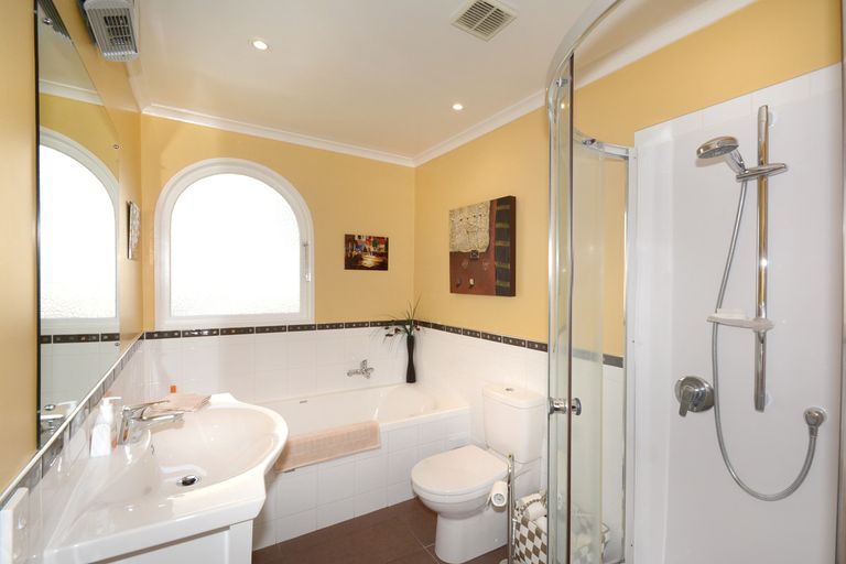 Photo of property in 46 Pioneer Crescent, Helensburgh, Dunedin, 9010