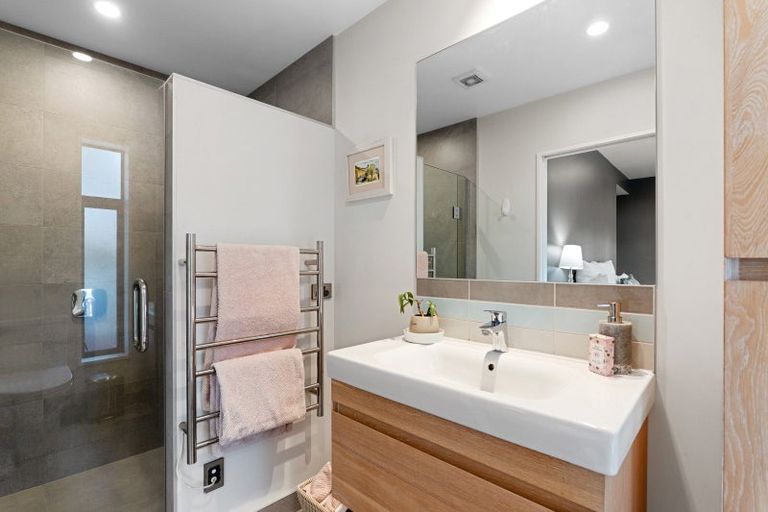 Photo of property in 21 Matai Street East, Riccarton, Christchurch, 8011