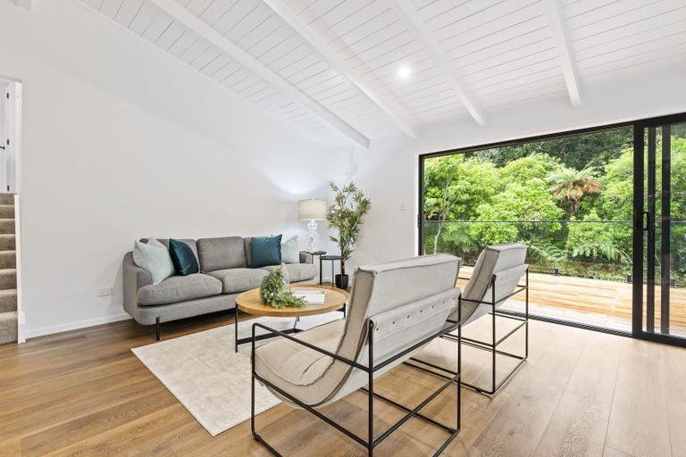 Photo of property in 11 Marina Grove, Frankleigh Park, New Plymouth, 4310