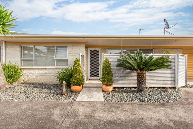 Photo of property in 2/63 Glen Avenue, Papatoetoe, Auckland, 2025