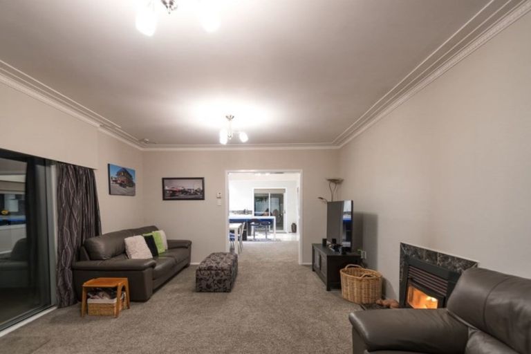 Photo of property in 22 Routly Avenue, Pukekohe, 2120