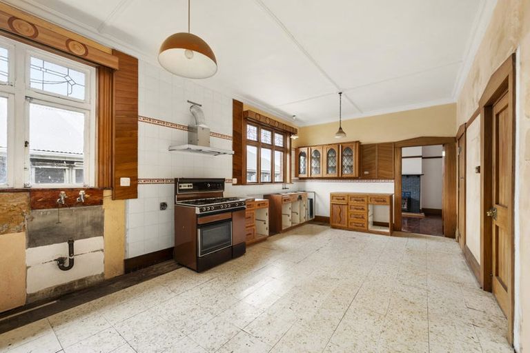 Photo of property in 42 Karepa Street, Brooklyn, Wellington, 6021