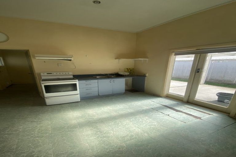 Photo of property in 16 Botanical Road, Takaro, Palmerston North, 4412