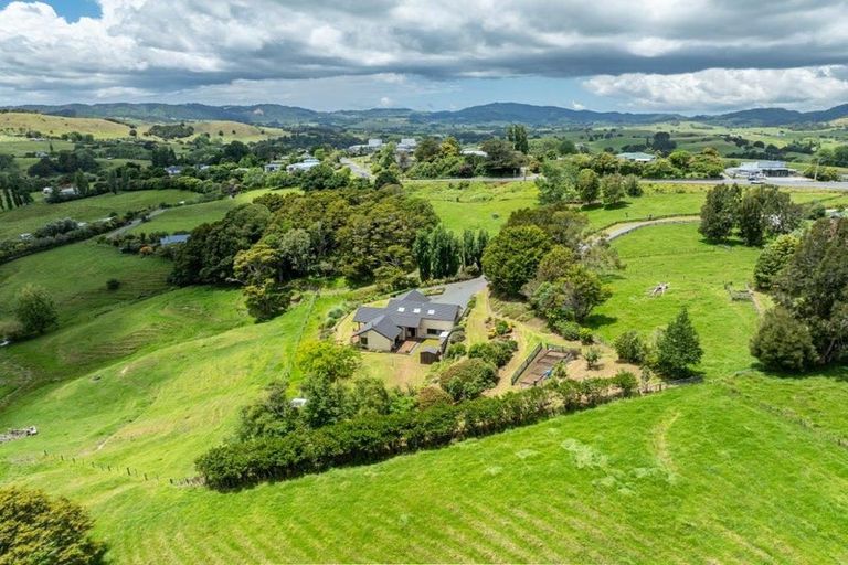 Photo of property in 87 Hurndall Street East, Maungaturoto, 0520