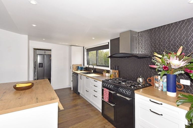 Photo of property in 208 Springfield Road, St Albans, Christchurch, 8014