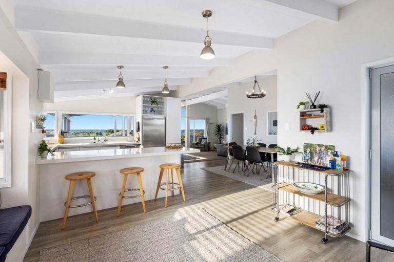 Photo of property in 185 Marine Parade, Mount Maunganui, 3116