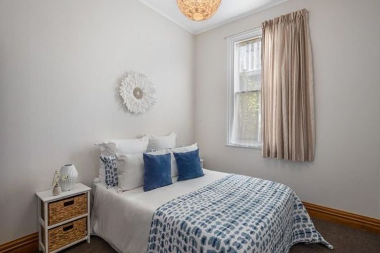 Photo of property in 72 Overtoun Terrace, Hataitai, Wellington, 6021