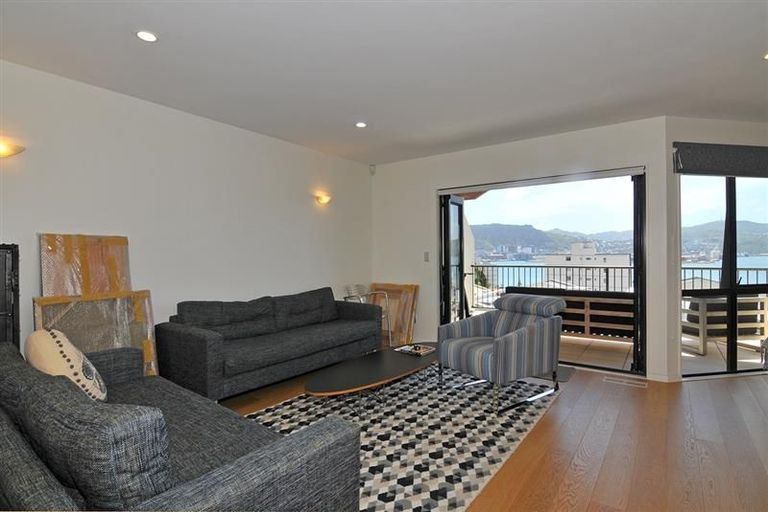 Photo of property in 10/22 Oriental Terrace, Oriental Bay, Wellington, 6011