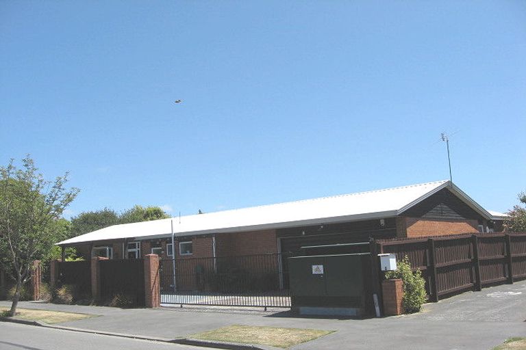 Photo of property in 1 Florance Place, Parklands, Christchurch, 8083