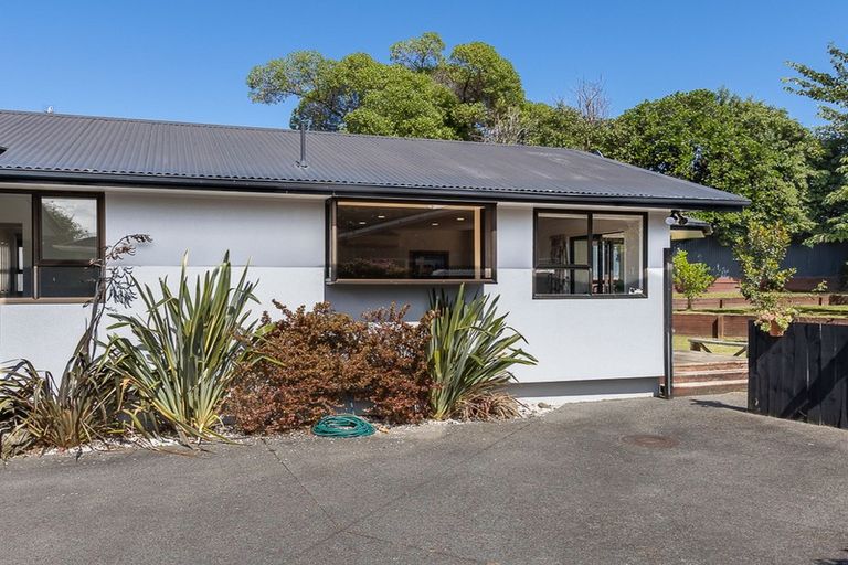 Photo of property in 15 Greenwood Place, Paraparaumu, 5032