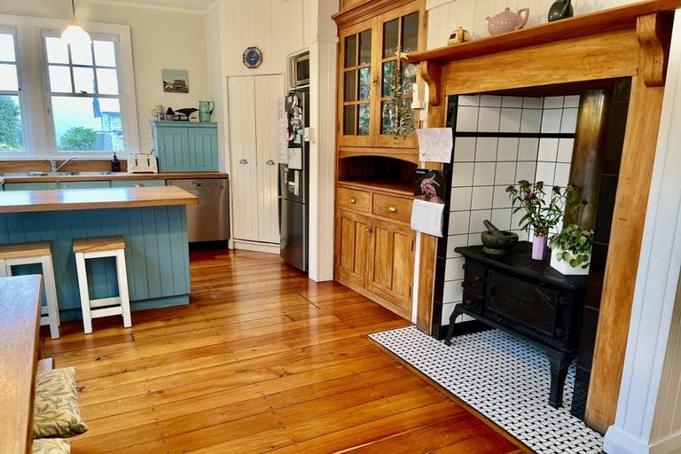 Photo of property in 58 Glen Road, Kelburn, Wellington, 6012