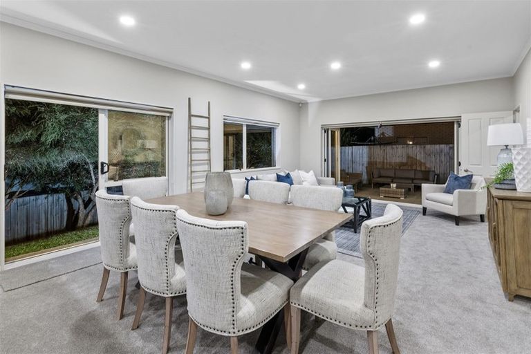 Photo of property in 12 Lakeridge Close, Northcross, Auckland, 0632