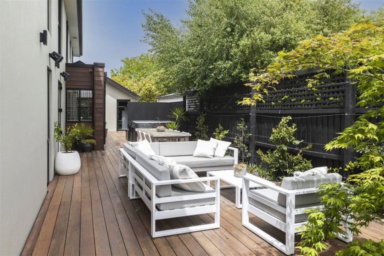 Photo of property in 28 Hawthorne Street, Strowan, Christchurch, 8052