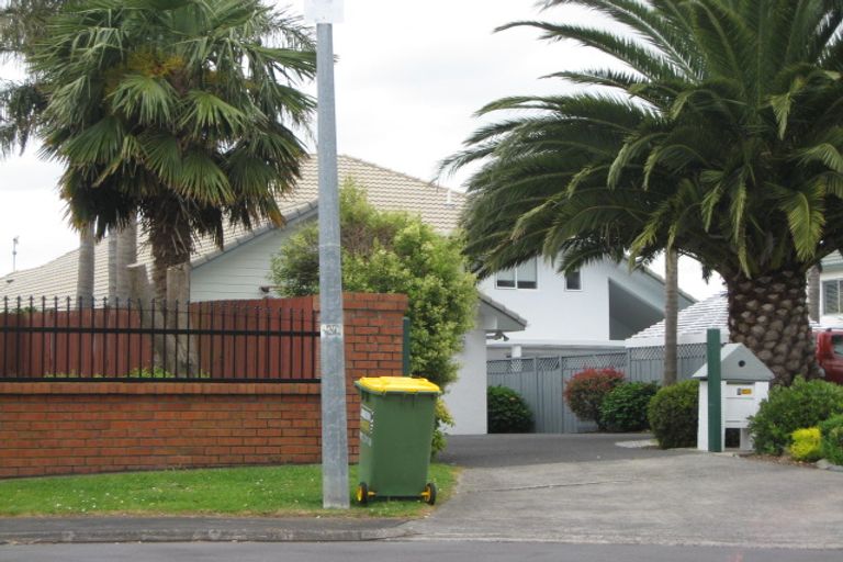 Photo of property in 9 Gigi Place, Conifer Grove, Takanini, 2112