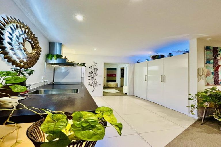 Photo of property in 3/318 Barbadoes Street, Christchurch Central, Christchurch, 8011