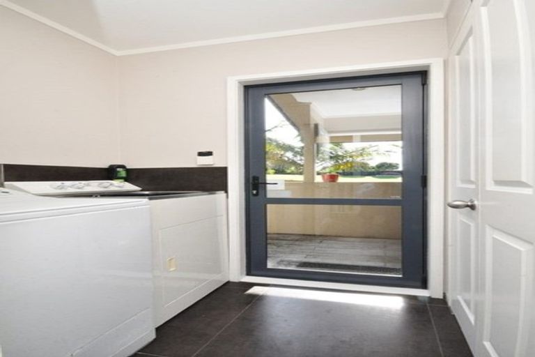 Photo of property in 182 Whangaparaoa Road, Red Beach, 0932
