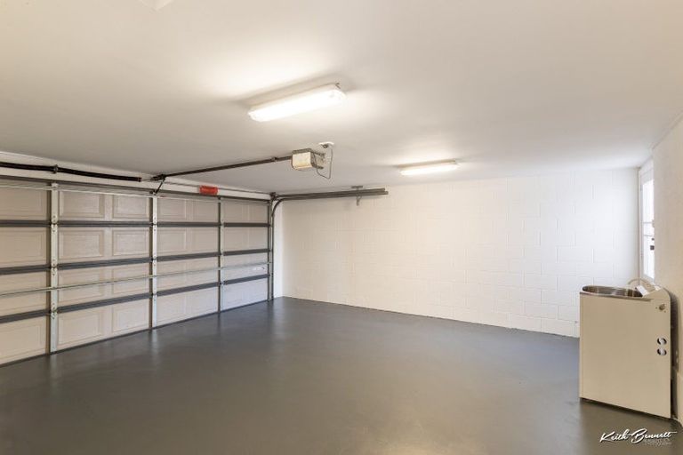 Photo of property in 33 Waiwhetu Road, Waiwhetu, Lower Hutt, 5010