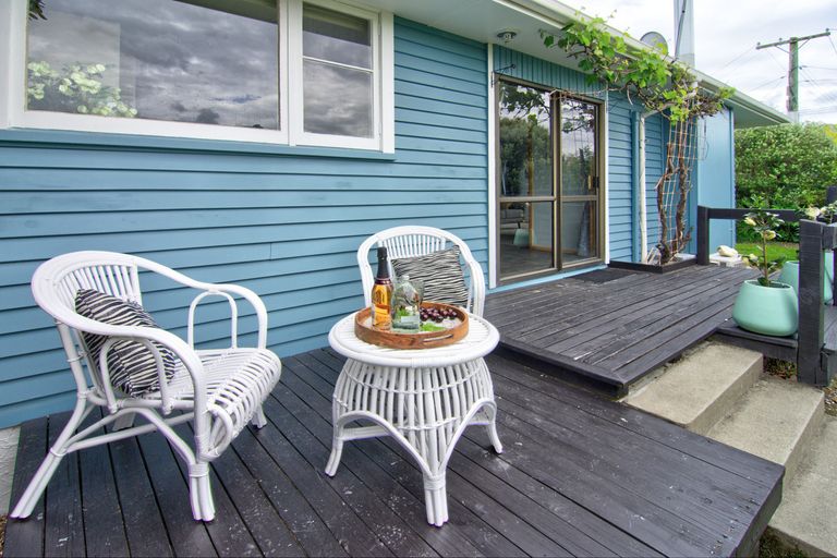 Photo of property in 12 Madden Place, Solway, Masterton, 5810