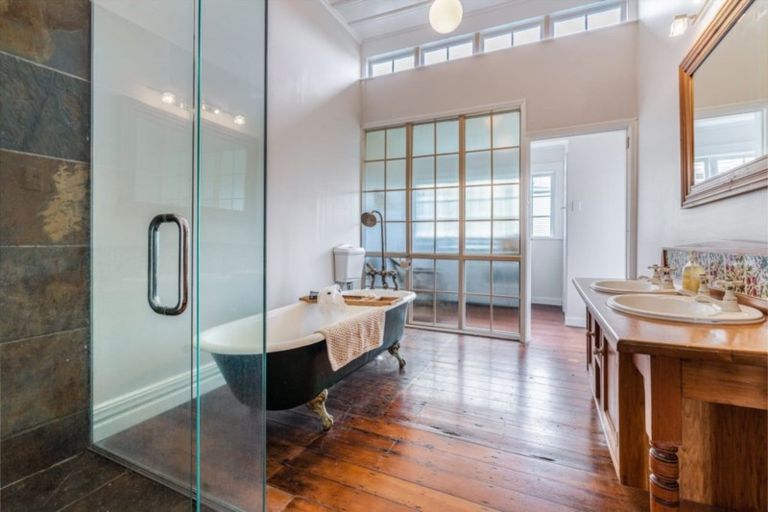 Photo of property in 159 Victoria Road, Devonport, Auckland, 0624