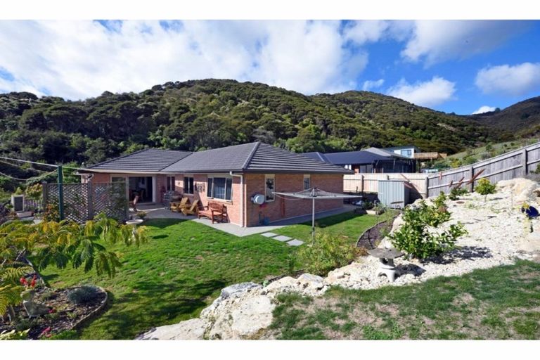 Photo of property in 19 Devenish Place, Atawhai, Nelson, 7010