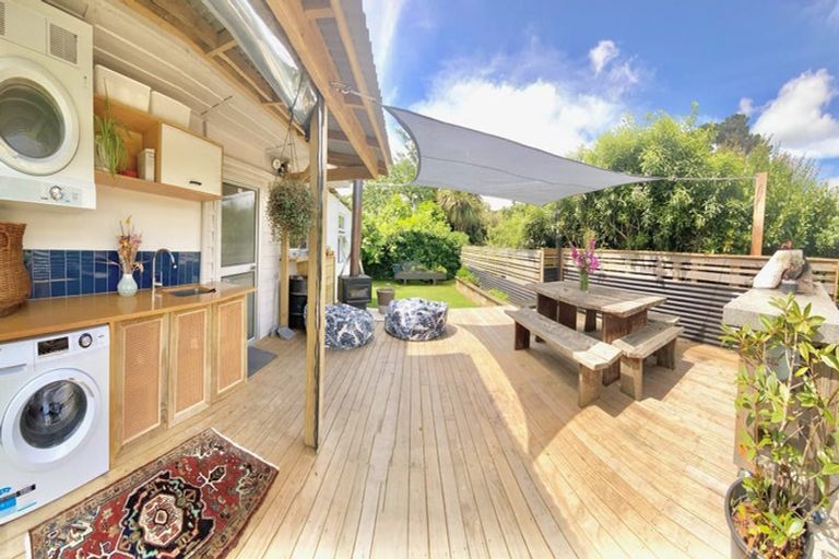 Photo of property in 17 Forest Road, Raumati South, Paraparaumu, 5032