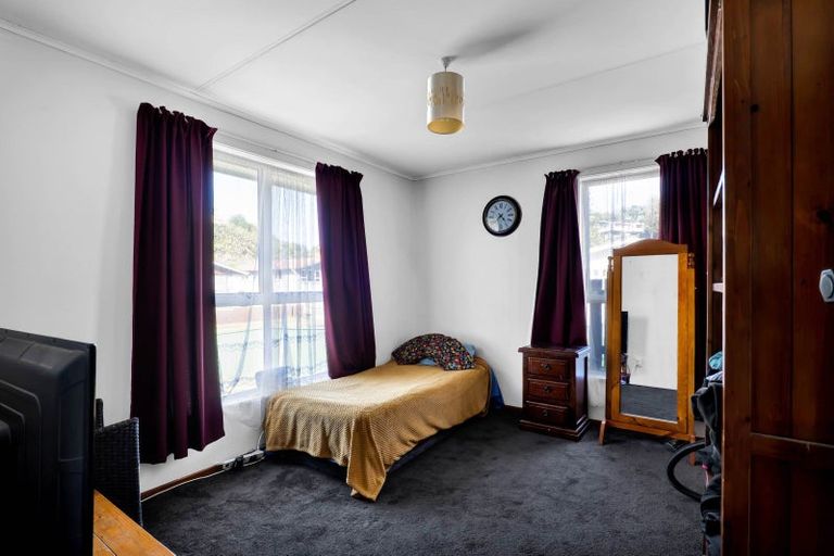 Photo of property in 66 Endeavour Street, Marfell, New Plymouth, 4310